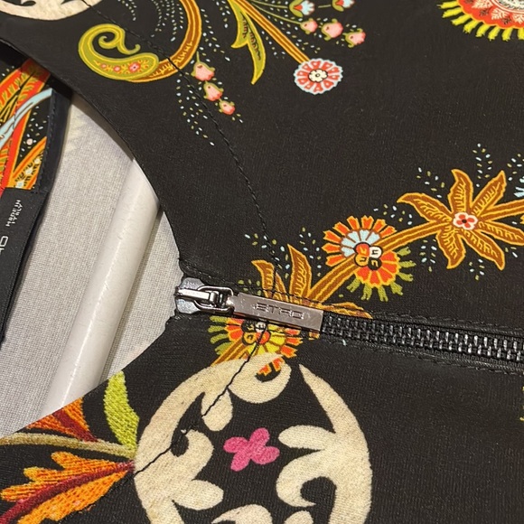 Etro Designer Italian Short Sleeve zip dress, size 40 - Picture 5 of 7